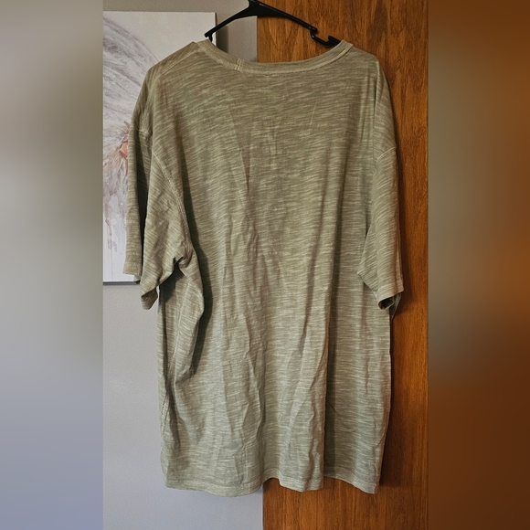 NWT - Old Navy Tee - Picture 5 of 7